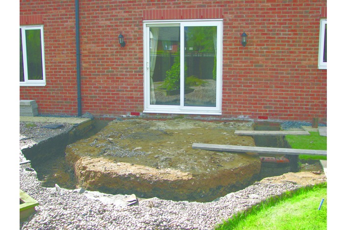 The footings have been dug and are ready for back-filling with concrete. Footing depth will be a minimum of 450mm deep for a dwarf wall construction although this can vary depending on the ground conditions.